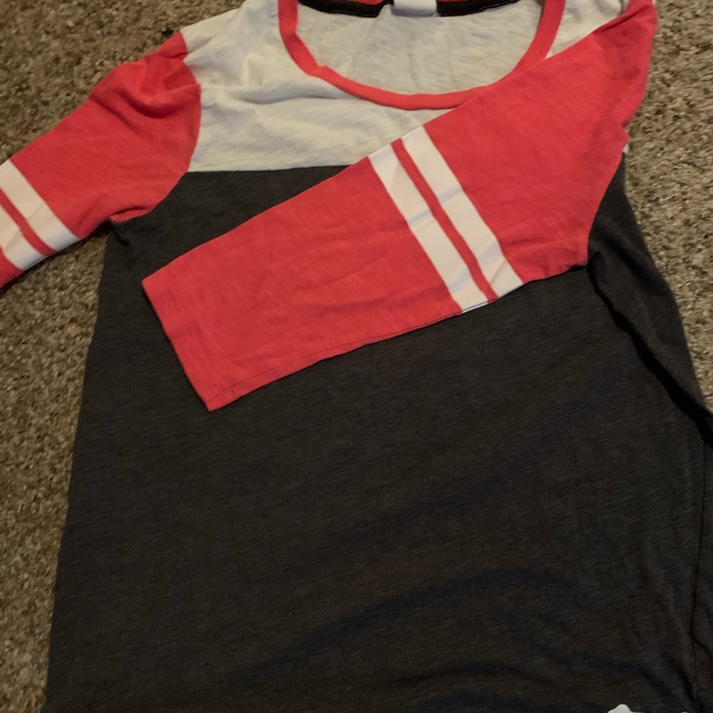 PINK 3/4 sleeve shirt.